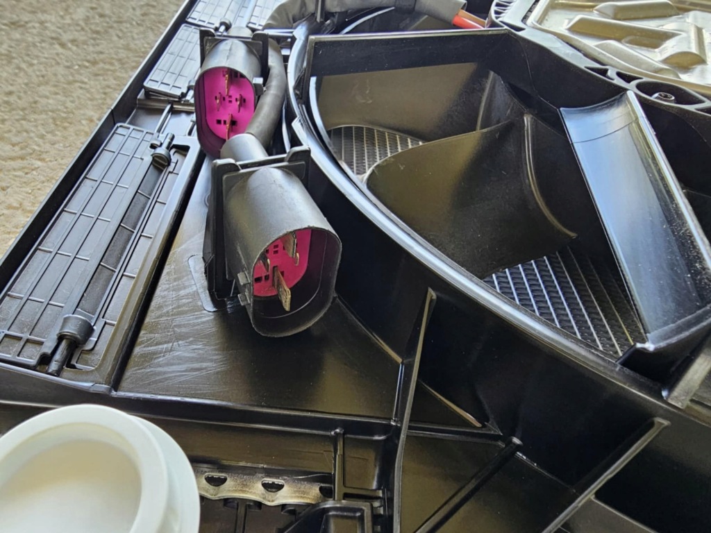 Комплект радіатор вентилятори audi rs q8 4.0 600 km rsq8 америка європа Зі Шроту