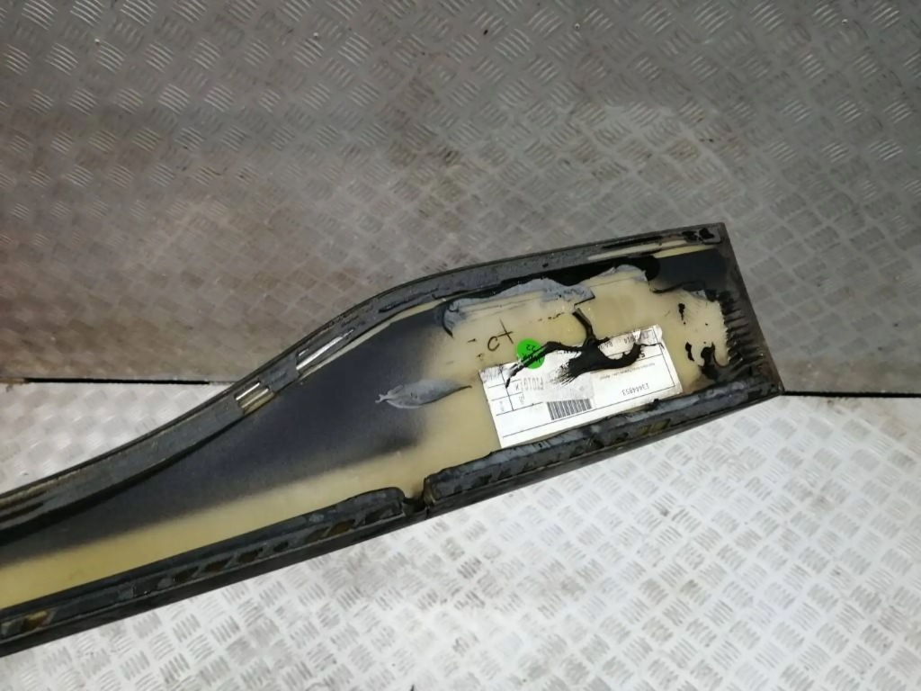 Opel adam rocks молдинг дверь левая 13444853 Оригинал