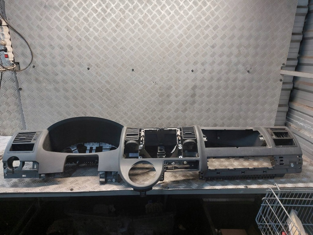 фото №1, Приборная панель приборная панель приборная volkswagen transporter t5 7h1857005