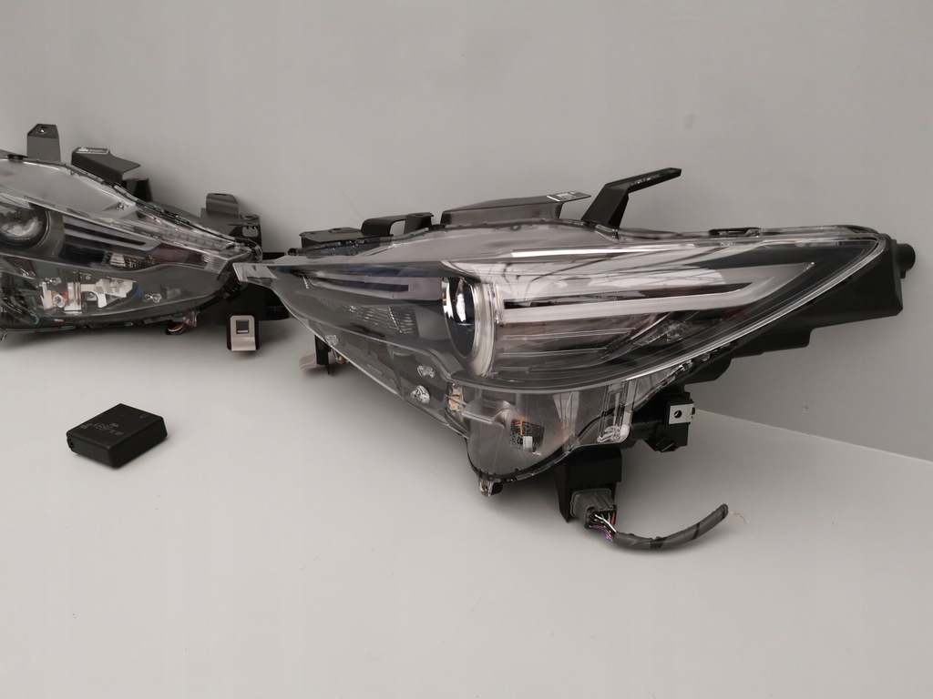 фото №9, Mazda cx5 ii 17- лампа перед ліва права ідеальний стан комплект europa adb 10pin