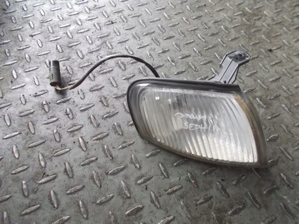 фото №1, Поворотник правий kia sephia i