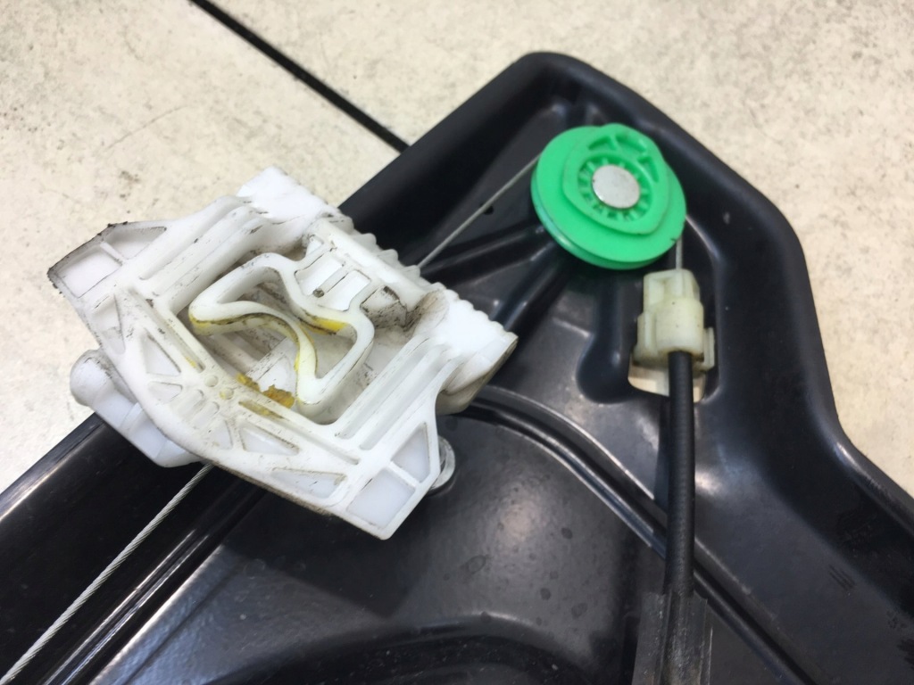 фото №13, Підйомник скло правий перед discovery 3 iii lr3