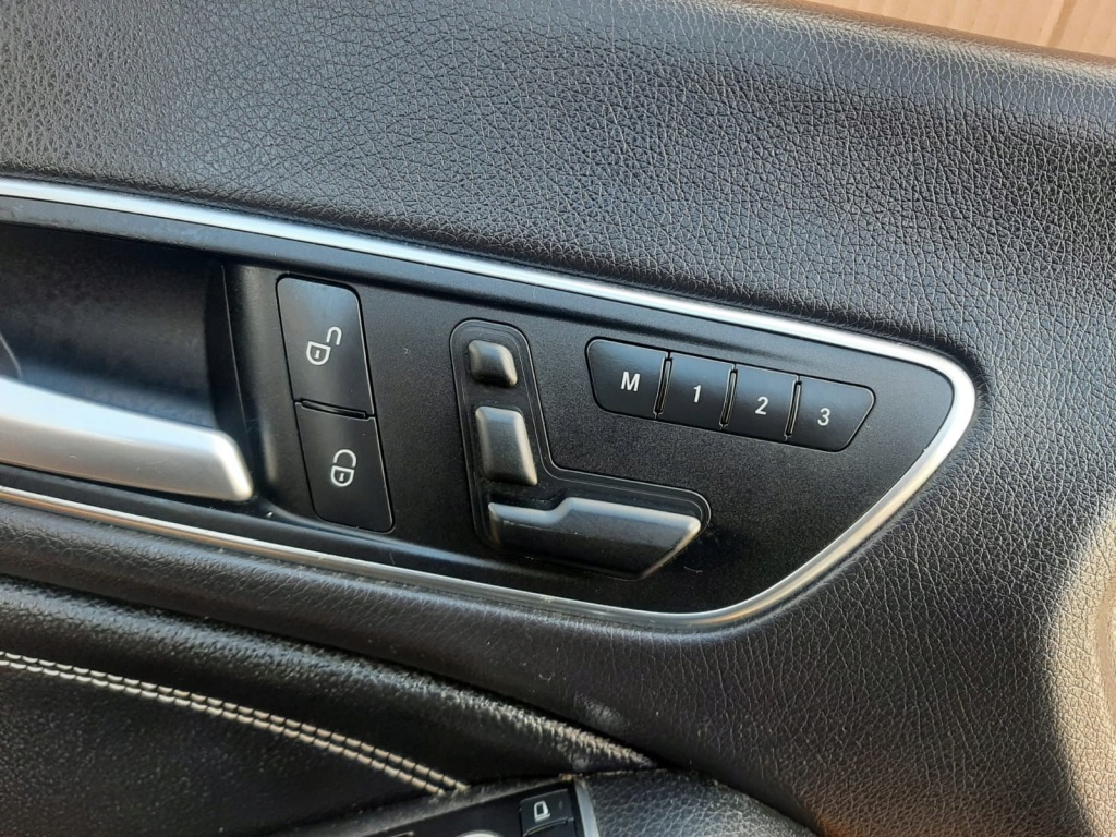 Mercedes cla w117 оббивка сидіння заднє сидіння обшивки Зі Шроту