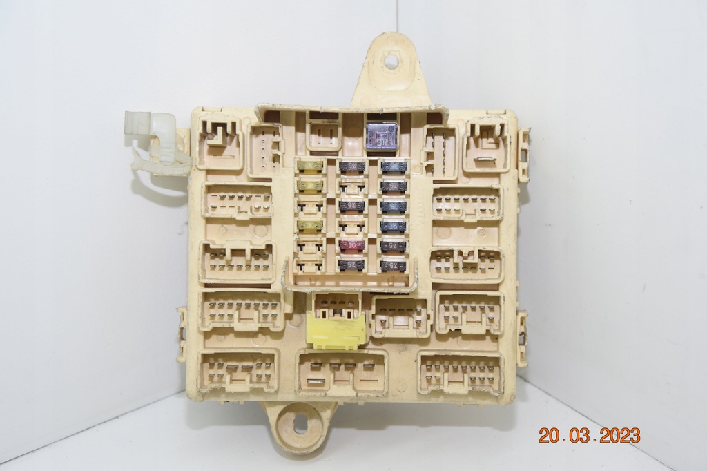 фото №1, Коробка предохранителей bsi lexus is is300 is200