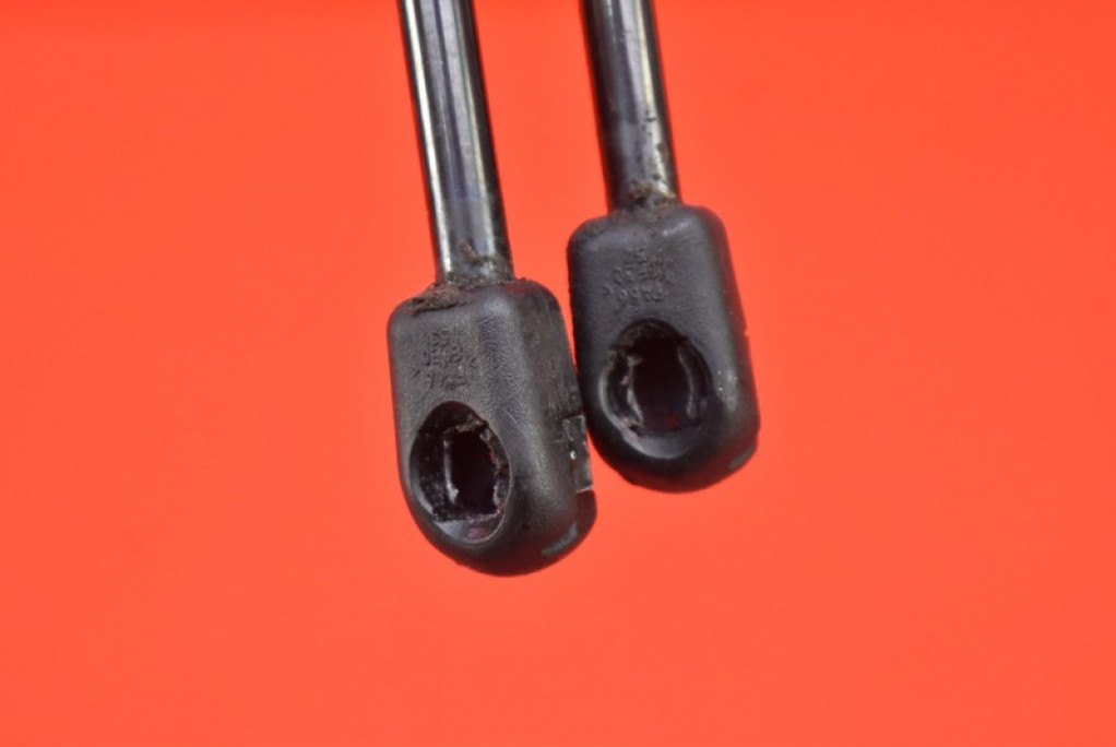 фото №8, Привод амортизаторы крышки 5925a004 5925a003 mitsubishi lancer 8 viii sedan