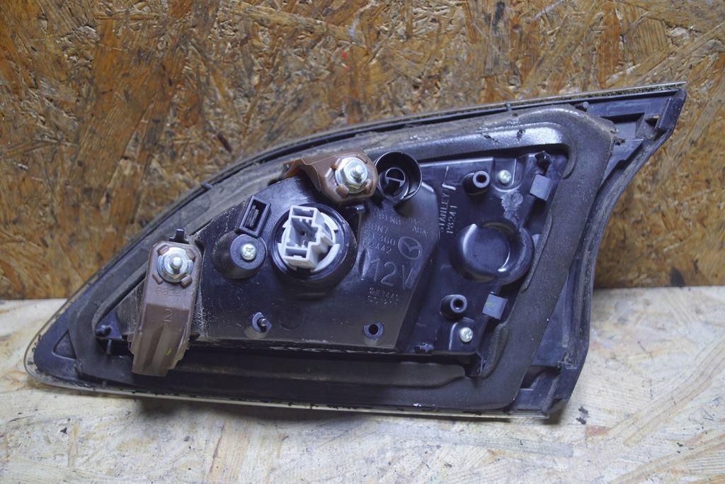 фото №13, Mazda 3 bl лампа лівий задня w кришка c1618 uk