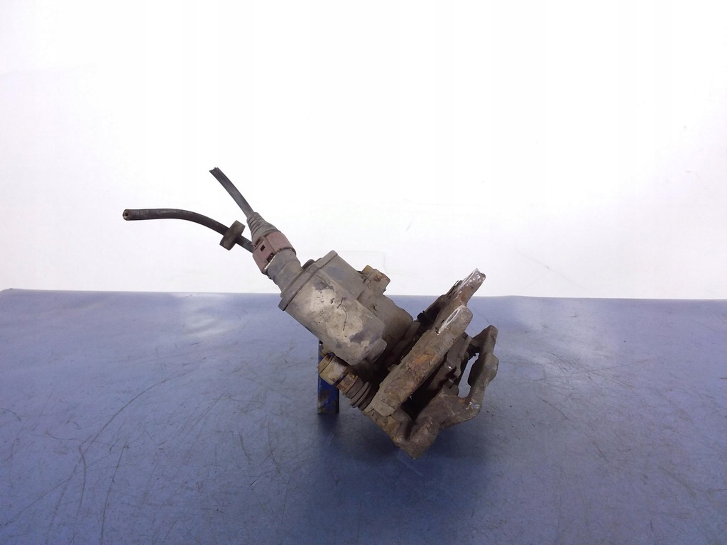 фото №5, Audi a6 c6 avant kombi супорт скоба задня правий