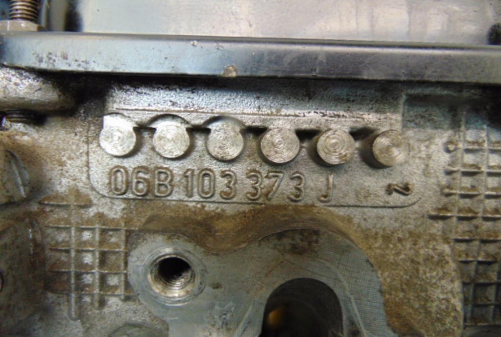 фото №8, Audi a3 8l a4 b5 octavia i bora golf iv leon 1.6 8v головка 06b103373j