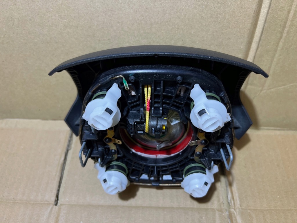 Audi a4 b8 рестайлинг  подушка воздушная подушка безопасности водителя 4 спицевой 8k0880201ac Недорого