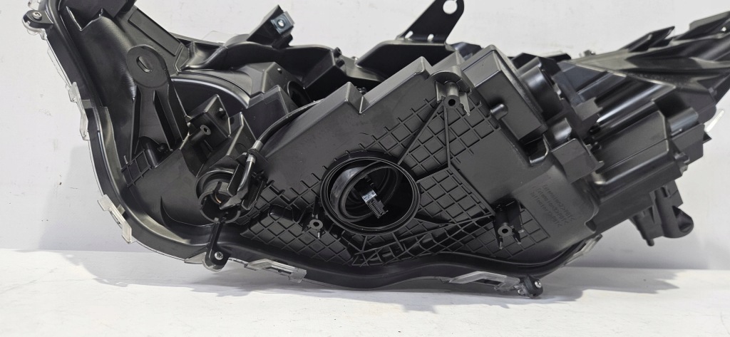 Фара правая  перед full led toyota rav4 v рестайлинг  22- оригинал Недорого