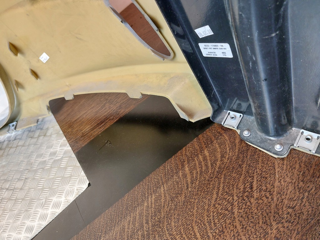 фото №8, Aston martin dbs v12 бампер перед, передня частина бампер 8d33-17d957-