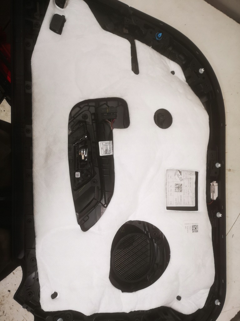 фото №3, Bmw g20 обшивка дверь левый перед