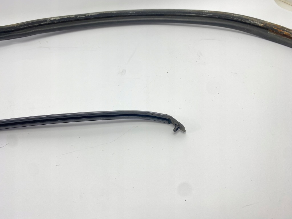 Прокладка дверь правых задних правый задний  mercedes w140 в Украине