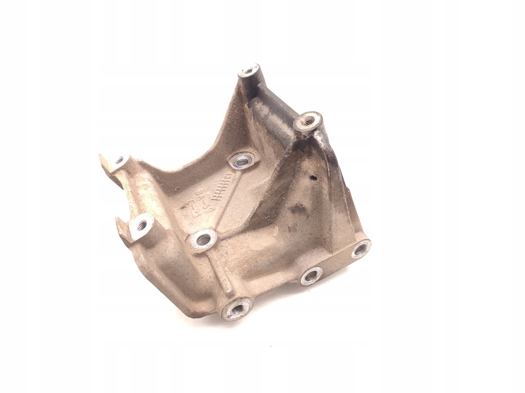 Toyota hilux vigo кронштейн генератора 2.5 d-4d 4wd дизель 106kw 144 hp Недорого