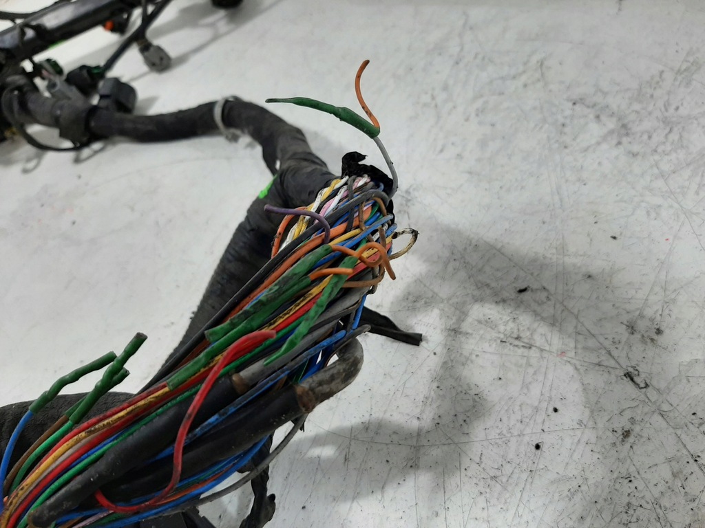 фото №12, Hyundai elantra v lift 1.6 16v 14r электропроводка жгут двигателя 91425-3x030