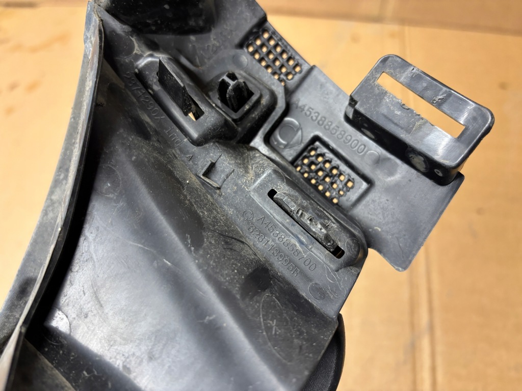 Smart w453 iii впуск повітря a4538858700 в Україні