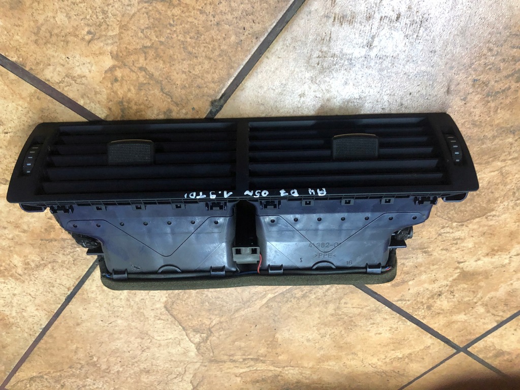 фото №1, Решётки обдув audi a4 b7 1.9tdi 05r. anglik