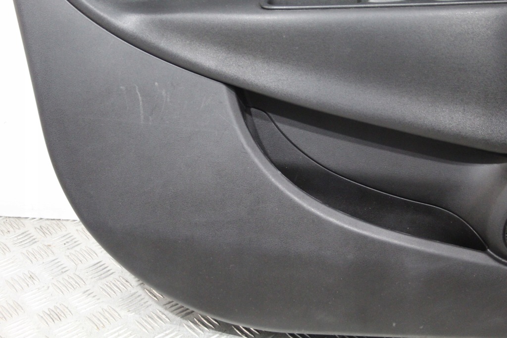 Карта дверей ліве перед lancia ypsilon 3 3 рестайлінг в Україні