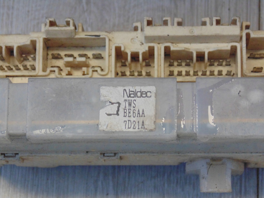 фото №3, Коробка запобіжників mazda 323f