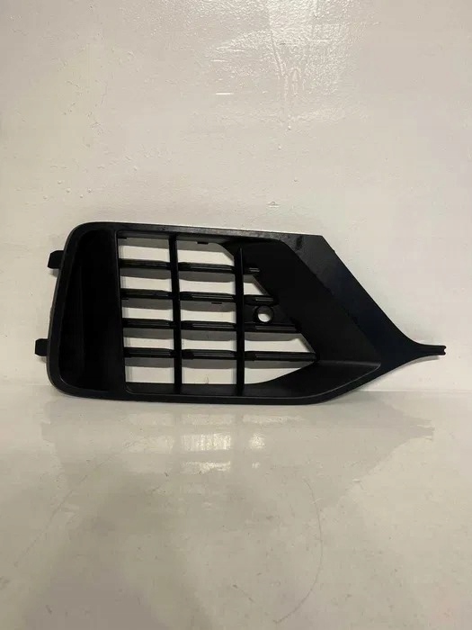 фото №1, Решётка решётка радиатора бампера audi q8 правая