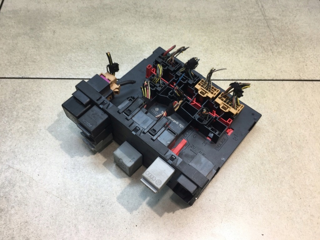 фото №1, Модуль блок управления бортовой сетью audi a3 8p 2.0 fsi 8p0907279a