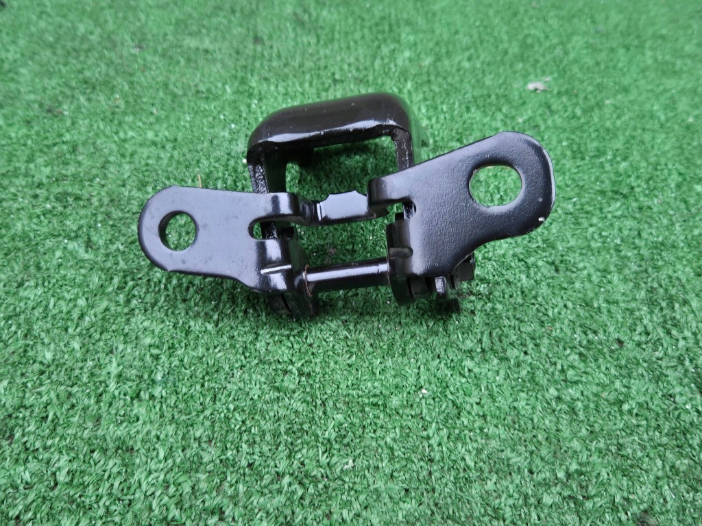 фото №1, Renault captur ii 20- левый петля задний крышки багажника 804004475r