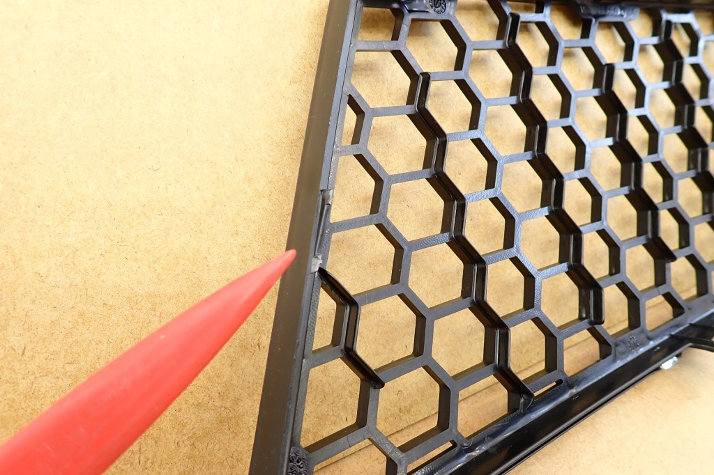 Alfa romeo mito 08- заглушка решётка бампера правая перед 156086094 dx оригинальный номер с Разборки