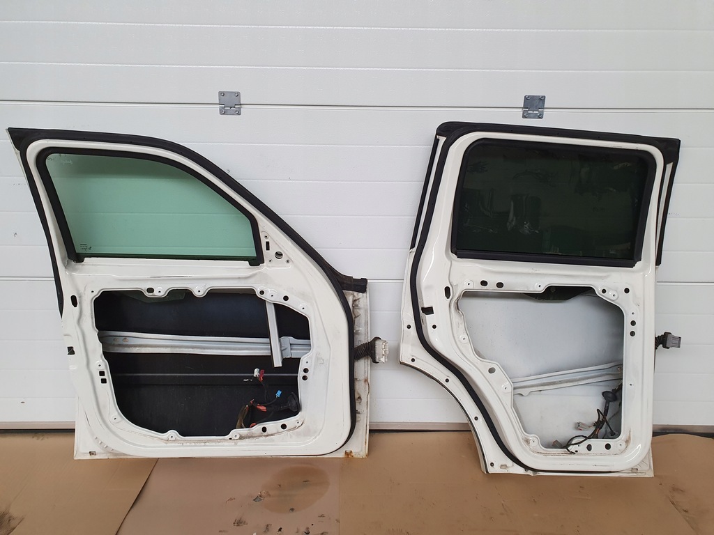 фото №11, Дверь перед задняя левый левый стекло ручка хром r/t dodge nitro