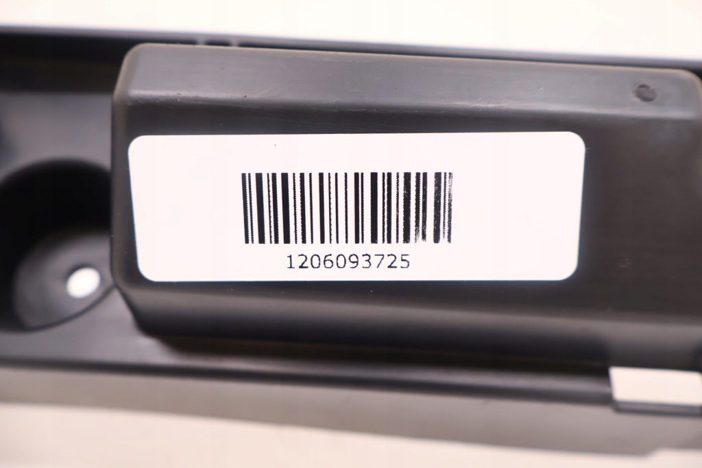 фото №9, Maserati grecale modena направляющая бампера задняя