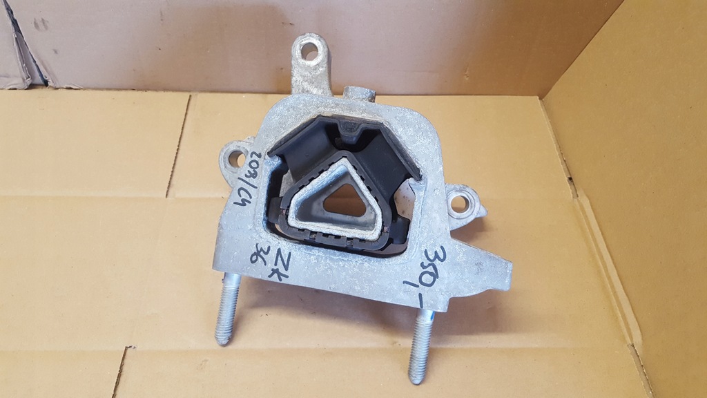 фото №1, Кронштейн подушка двигателя электрик citroen c4 iii