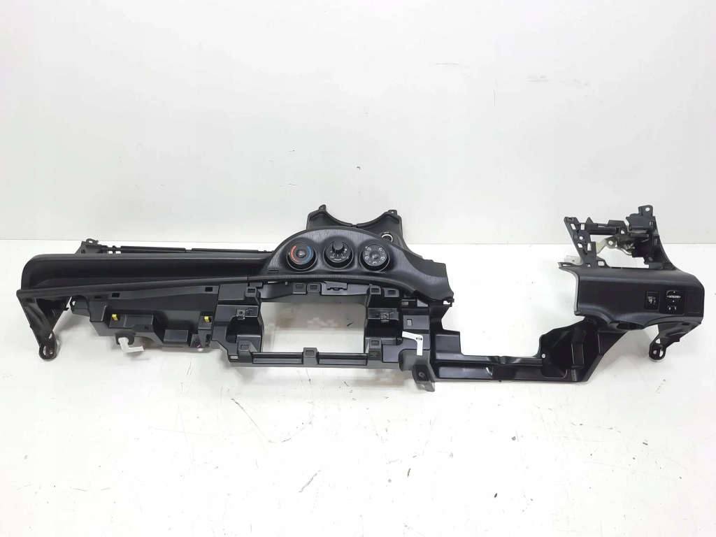 фото №15, Toyota yaris iii 11-14 5d приборная панель приборная europa панель  приборная панель 1,0 b