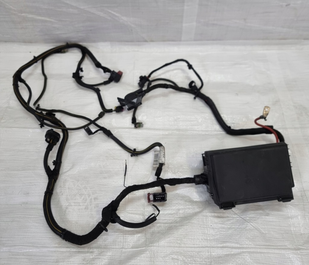 Купити Коробка запобіжників opel corsa d 1,4 13292736