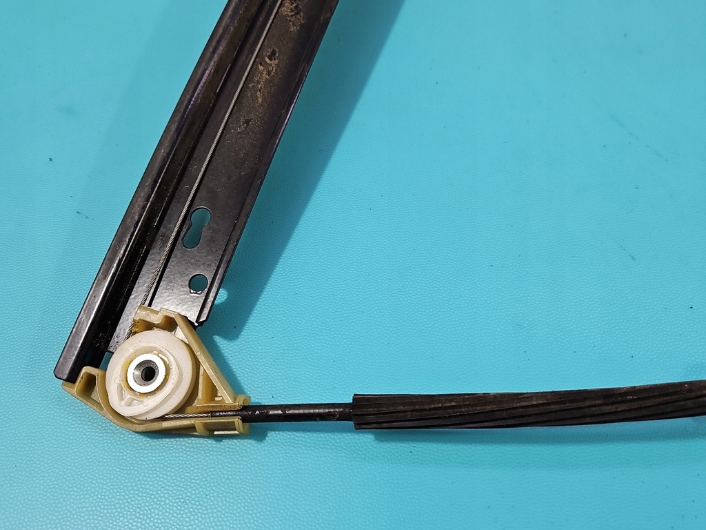 фото №10, Підйомник скло перед лівий audi a4 b6 8e1959801b