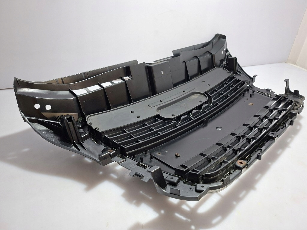 A3 8p lift решітка радіатора бампера перед решітка радіатора 8p0853651m емблема logo super стан Оригінал