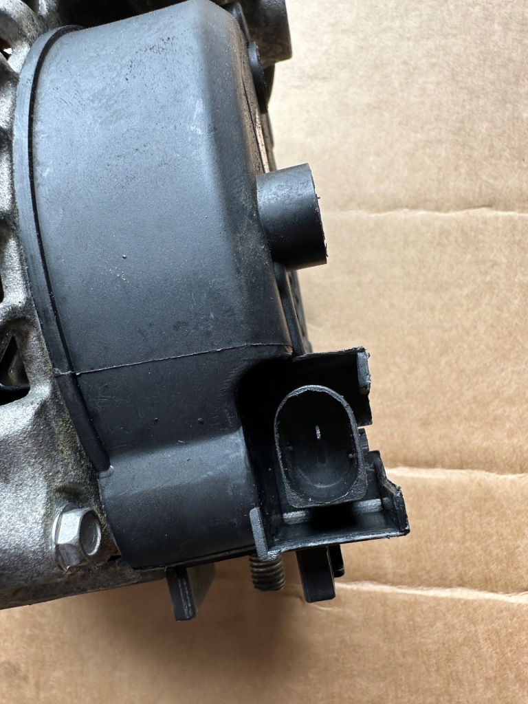 Bmw x6 e71 3.0 d 4x4 генератор Оригинал