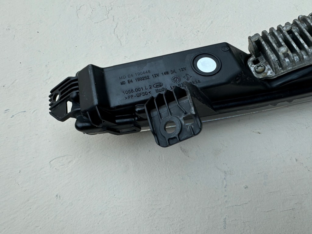 Jaguar f-pace x761 land rover velar 17r- противотуманная фара левый led drl jpla-15201 Цена