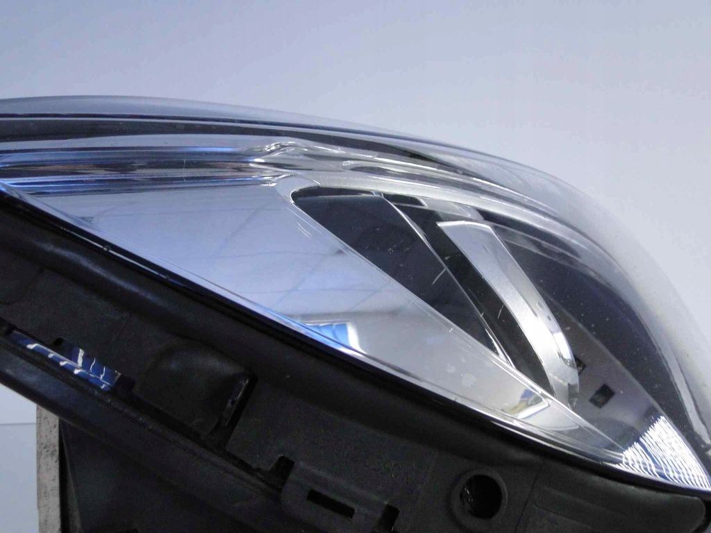 Mercedes cla 117 рестайлінг  фара правий led high perform Зі Шроту