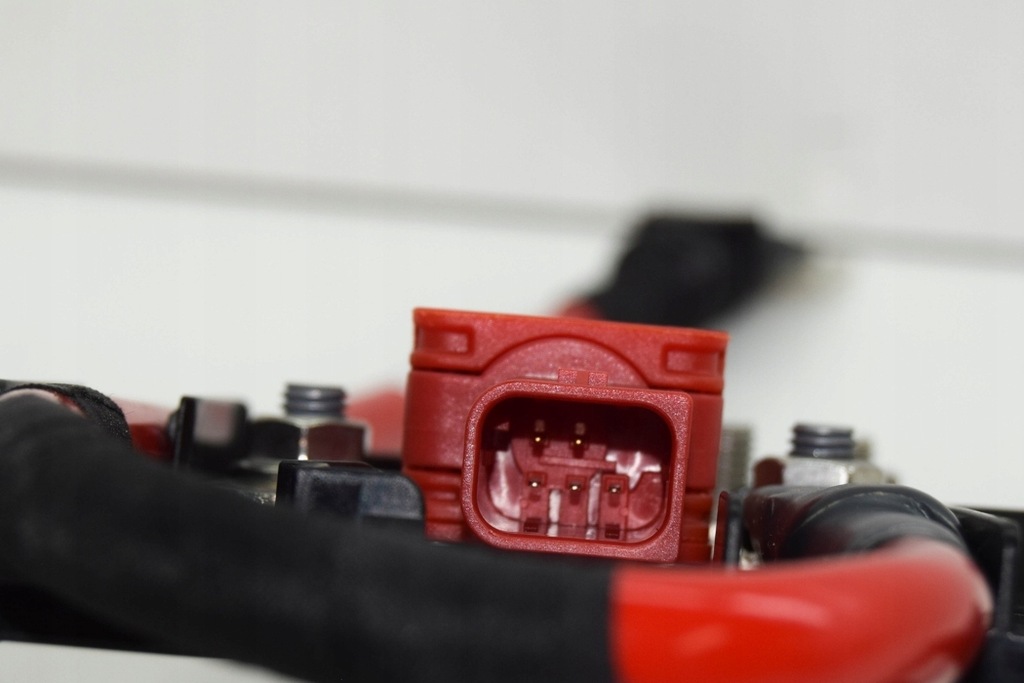 фото №7, Bmw 5 g60 шланг положительный аккумулятор новый оригинальный 61125b32e62