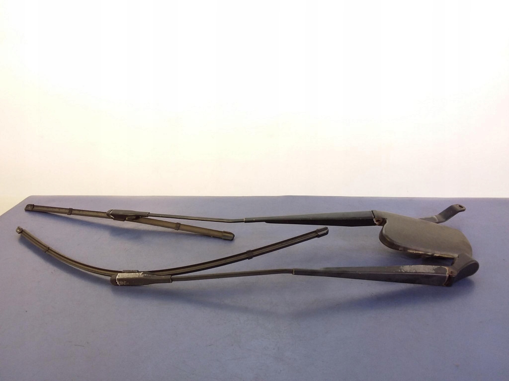 фото №1, Рычаг дворники перед mercedes w251 a2518200840 a2518200740