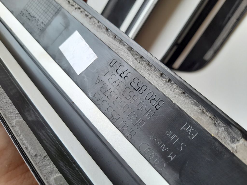 фото №10, Audi q5 8r накладки пороговые 8r0853373 8r0853374 4szt