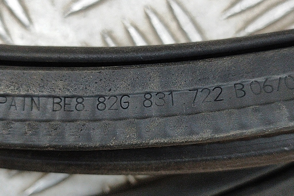 фото №6, Audi a1 sportback gb передняя правая прокладка дверь резиновый 82g831722b 2023