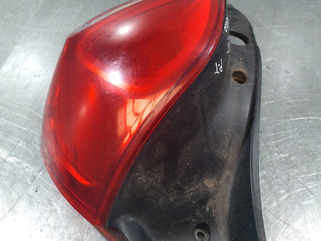 фото №2, Лампа задняя правая renault clio iii 05-13 8200886946 хэтчбек