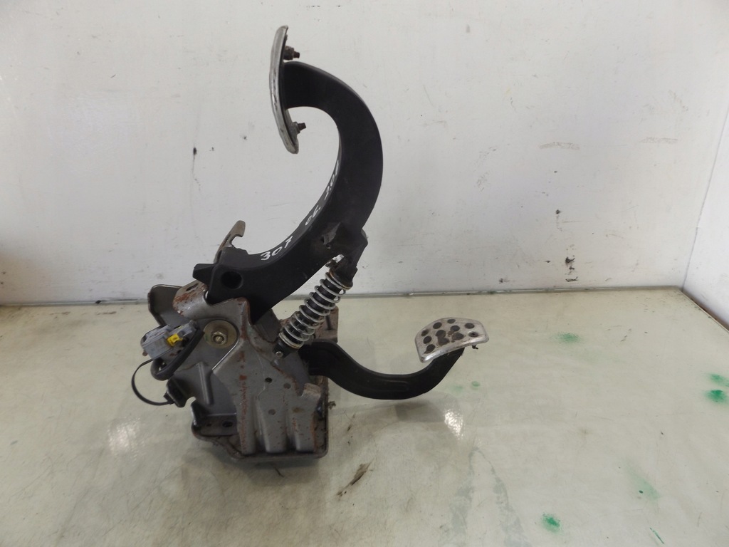 фото №4, 307 lift педаль сцепления тормоза