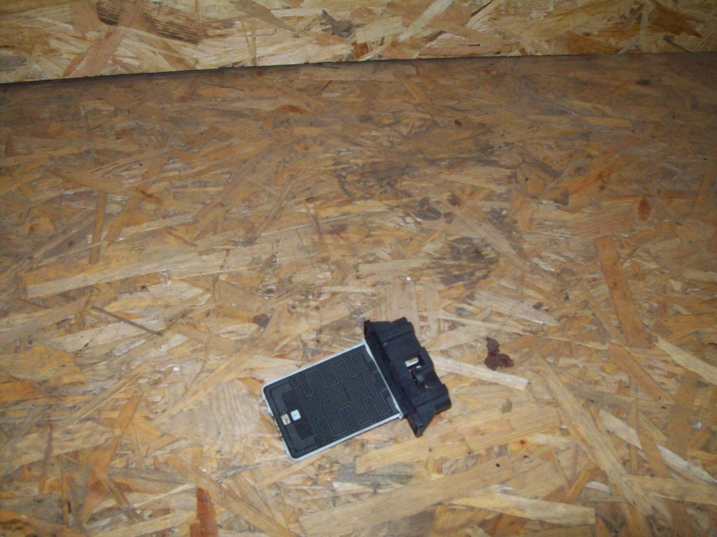 фото №2, Nissan almera tino 2,2 di 05 r резистор вентилятор