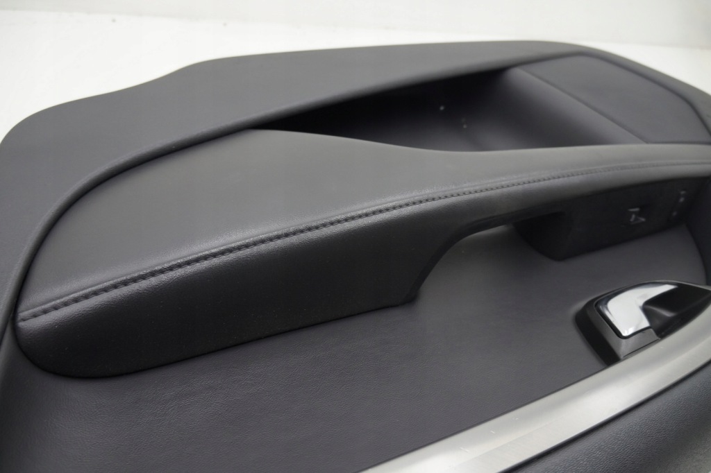 фото №3, Volvo v70 iii обшивка правый перед