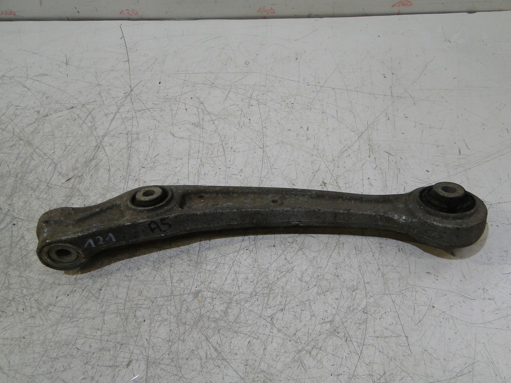 фото №1, Audi a5 8t рычаг правый przó передний 8k047156c