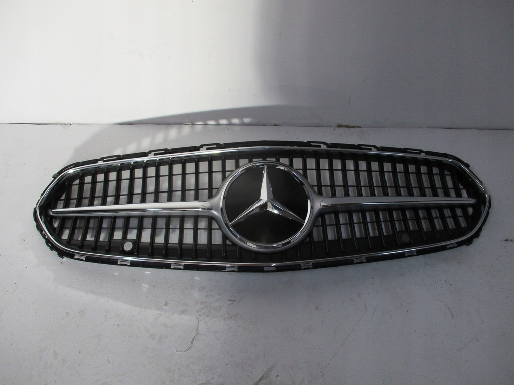 фото №1, Решітка радіатора решітка радіатора mercedes 206 c klasa a2068883800