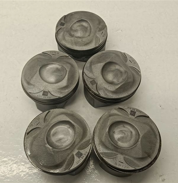 фото №1, Поршень jaguar f-pace x761 xj xe range rover sport 3.0 sc scv6 306ps 0846228