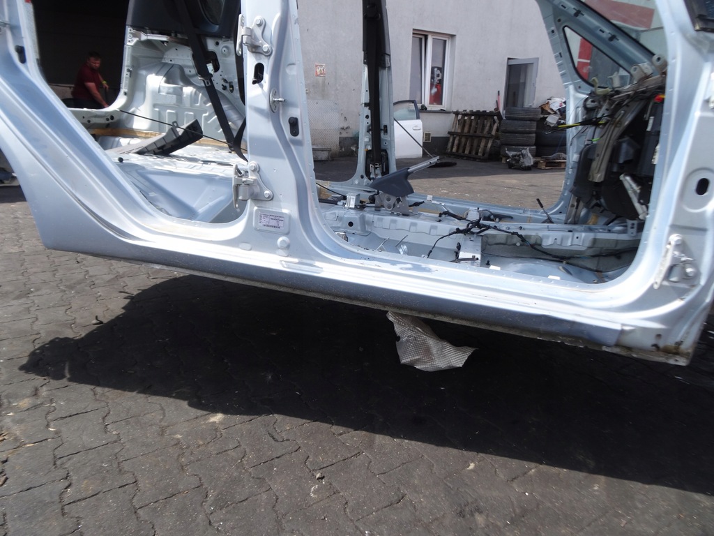 фото №1, Поріг правий перед mitsubishi colt 5d