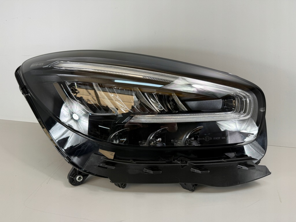 Купить Mercedes amg gt w190 190 рестайлинг  black лампа передняя правая full led